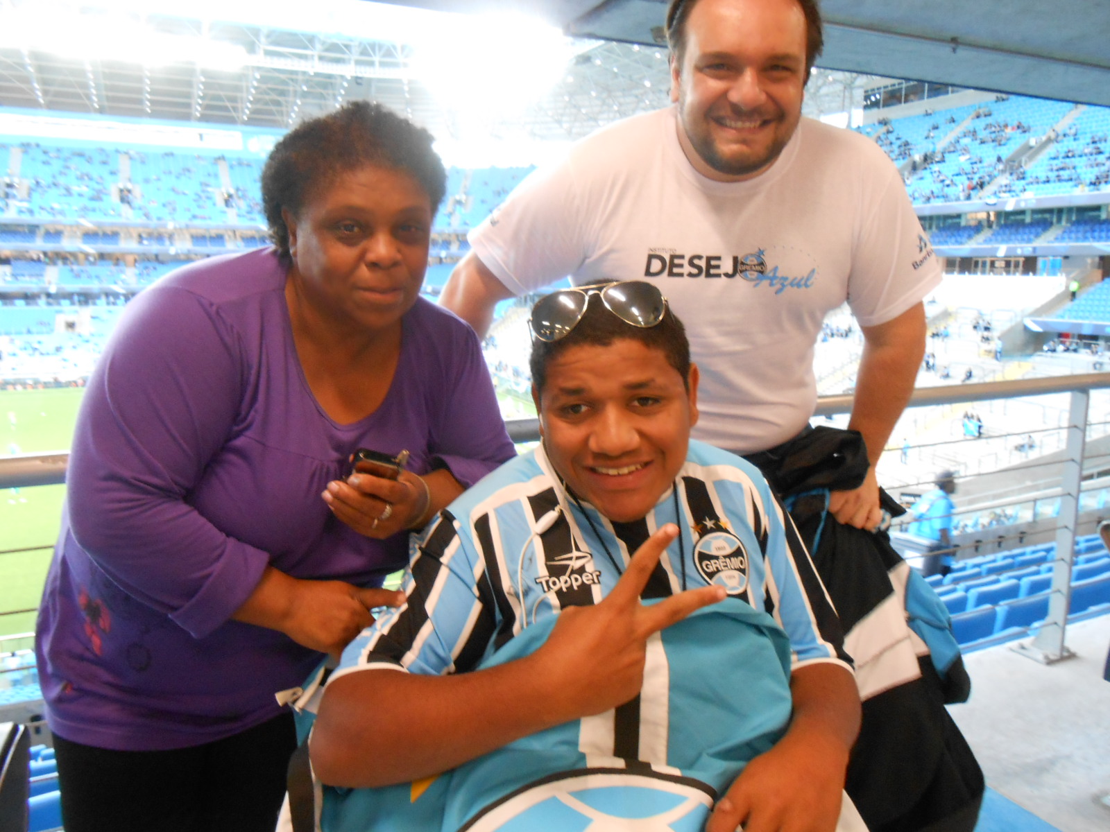 Xader nunca tinha visto o seu Grêmio jogar na Arena. Hoje foi a tarde de visitar esse estádio fantástico e ainda ver mais um vitória do Tricolor. A ação contou com a colaboração do voluntário Paulo Roberto da Silva Júnior.