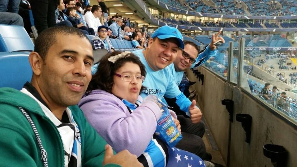 O grande desejo da Melissa depois de ganhar a camiseta do Grêmio era ir a um jogo do Grêmio na Arena. E sua primeira vez não poderia ser melhor, pois foi com uma vitória de 3x1 contra o Corinthians. Participação dos voluntários Marco Antonio de Lima e Éder Raul.