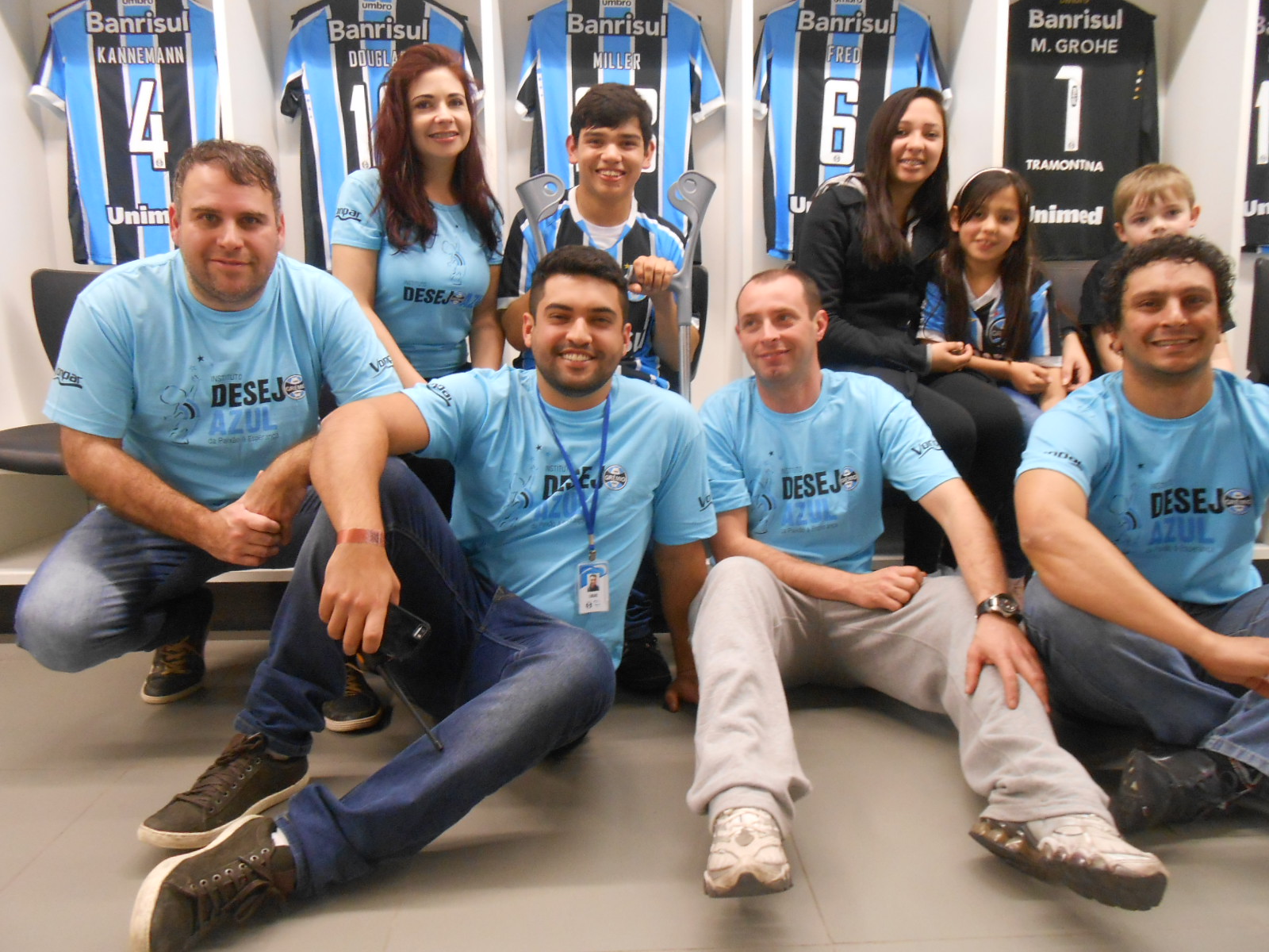 Na ultima quinta realizamos mais uma visita na Arena com as crianças do Desejo Azul . Participação dos voluntarios Debora Bressan, Flavio Bongiolo, Luciano Barbosa, Lucas Gomes e Jorge Luiz Flores Junior.