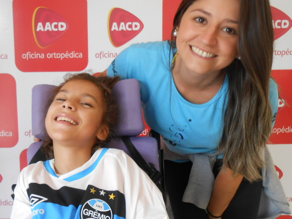 Érika faz tratamento na AACD . É de uma família toda composta de gremistas. Sua mãe e irmã que estavam presentes no momento da ação afirmavam que Érika vibra muito com elas nos jogos do Tricolor. A menina ganhou sua camiseta oficial personalizada com seu nome da voluntária Raquel Frota.