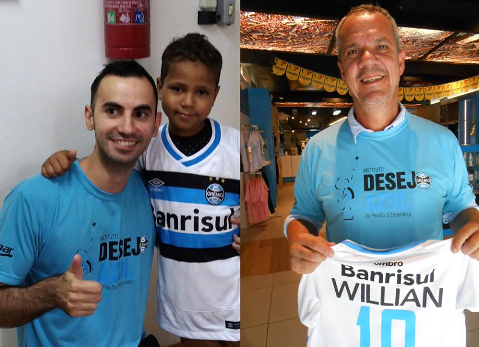 E a corrente do bem azul voltou a funcionar. Em Porto Alegre o voluntário Antonio Vicente Martins postou a camiseta do Grêmio para Santa Maria. O primeiro a receber nesta cidade foo o voluntário Bruno Cirolini que depois tratou de entregar em mãos para o gremistão Willian que faz tratamento na Turma do Ique.