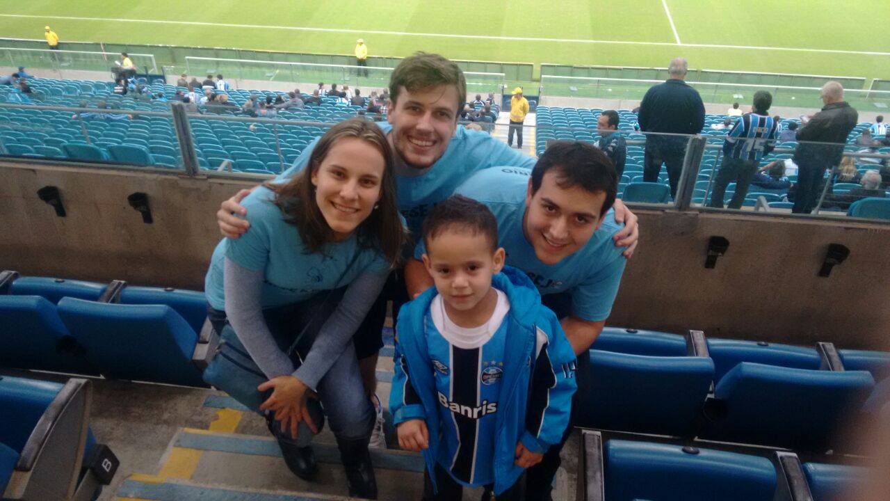 Era sua primeira vez na Arena. Miguel que faz tratamento na Cerepal estava empolgadíssimo, afinal eram muita emoções reunidas. E só valeu a pena , pois Miguel e seu pai viram os três gols do Tricolor contra o Fluminense em partida válida pela Copa do Brasil. Participação dos voluntários Cilomar Martins de Oliveira Júnior, Flora Wurth e Juliano Guimarães.