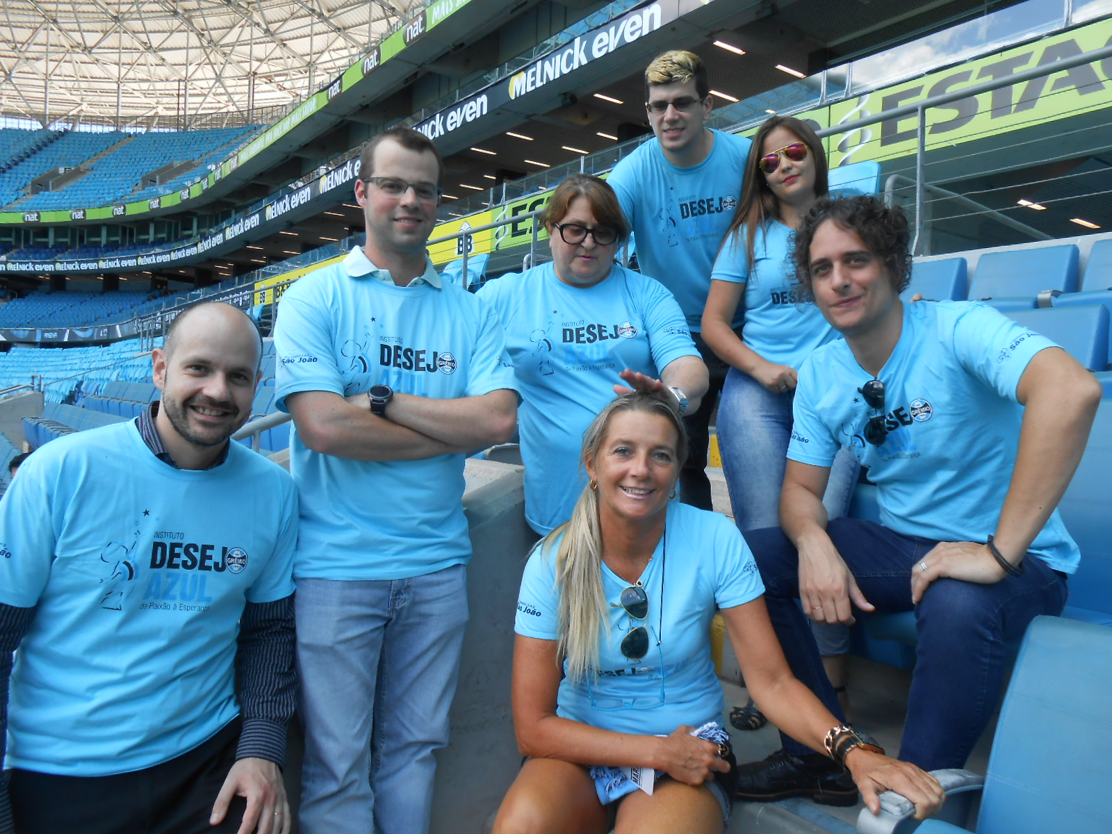 Como acontece em todas as primeira terças-feiras de cada mês realizamos ontem mais um tour na Arena com crianças e voluntários do Desejo Azul. Desta vez tivemos a presença da APAE de Canoas bem como os voluntários Alan Moraes , Ariane Baumart , Filipe Portalete Rossana Ruivo, Lucas Jacobus , Maria Dolores da Luz e Felipe Bortholuzzi.